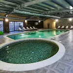 לינה וארוחת בוקר Royal Valentina Castle אוגניאנובו