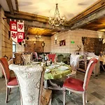 Royal Valentina Castle לינה וארוחת בוקר 4*