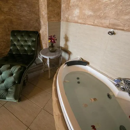 Bed & Breakfast Royal Valentina Castle
