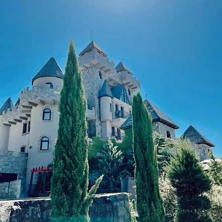 Royal Valentina Castle Bed & Breakfast