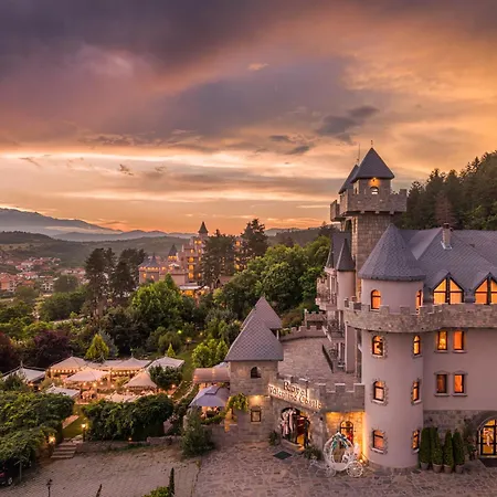 Royal Valentina Castle Bed & Breakfast 4*