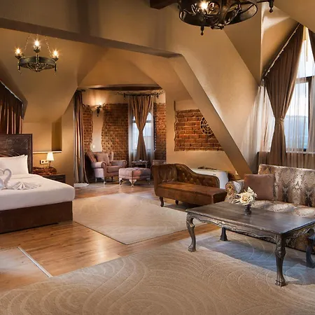 Royal Valentina Castle Panzió 4*