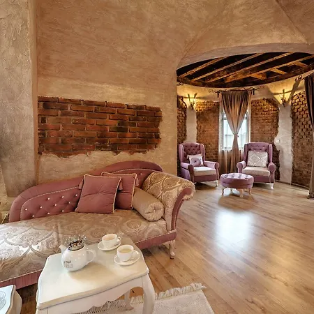 Royal Valentina Castle B&B